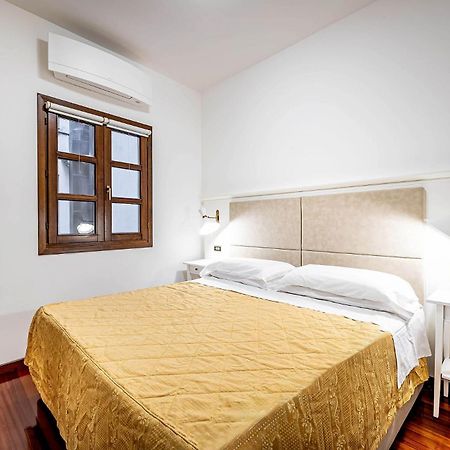 Florence Old Town Apartment ภายนอก รูปภาพ