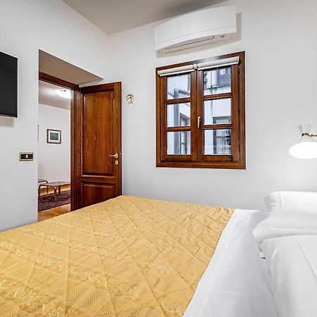Florence Old Town Apartment ภายนอก รูปภาพ