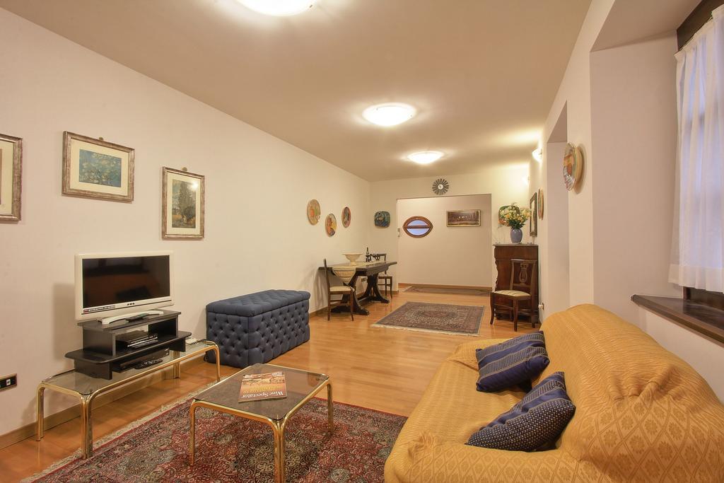 Florence Old Town Apartment ภายนอก รูปภาพ