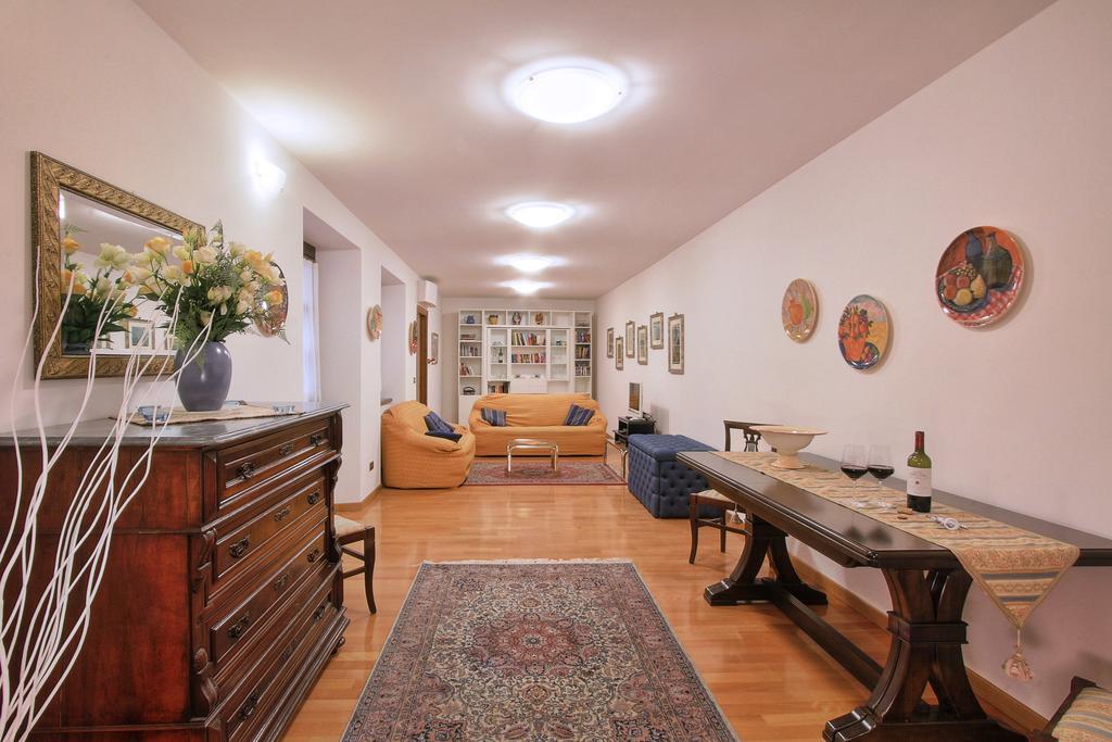 Florence Old Town Apartment ภายนอก รูปภาพ