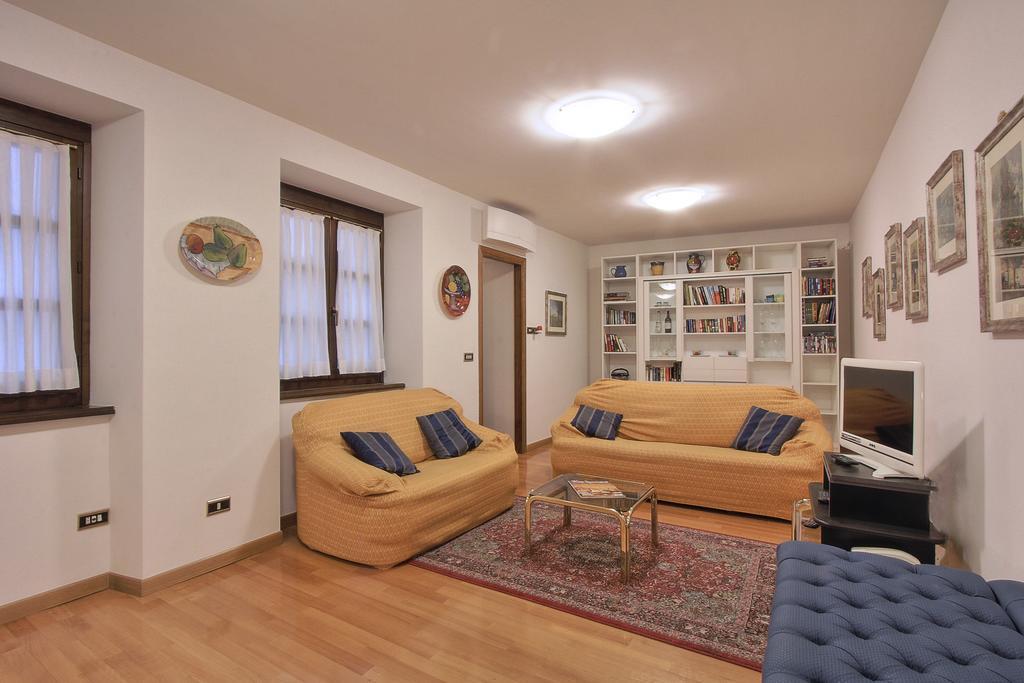 Florence Old Town Apartment ภายนอก รูปภาพ